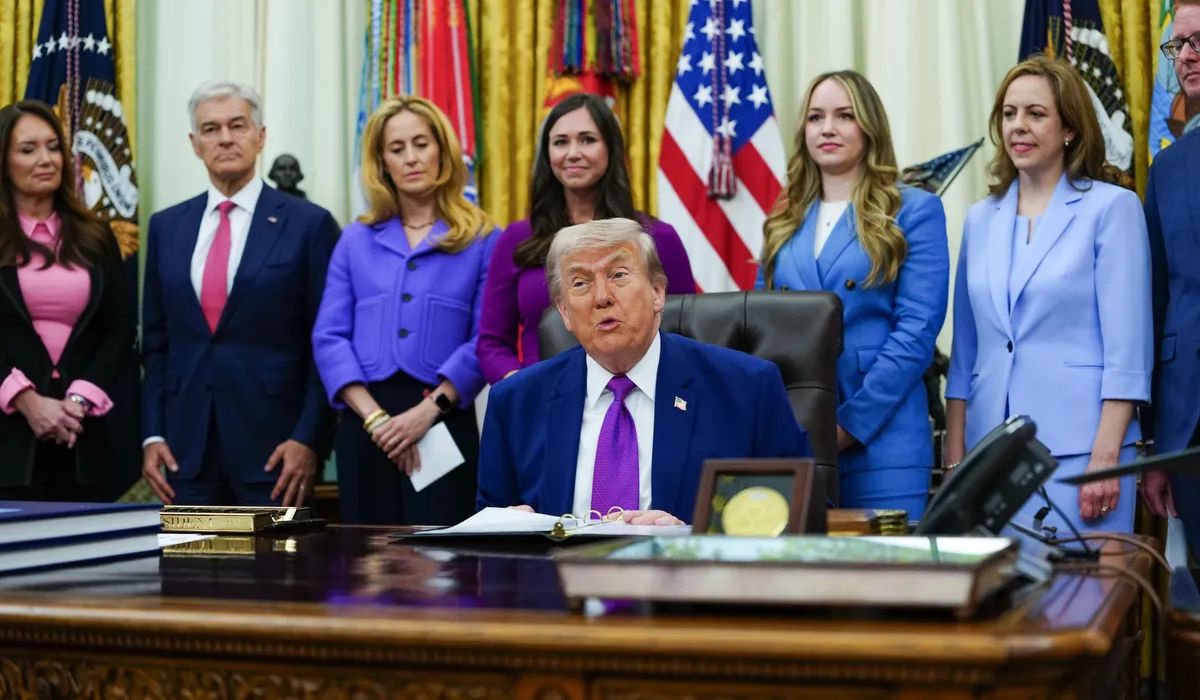 Trump says Iran ceasefire is on 'massive life support'